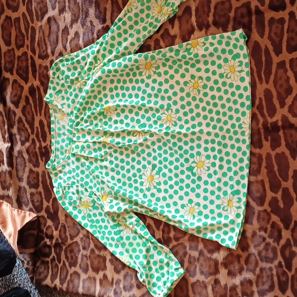 Cute vintage polkadot and daisy pattern top. M/L - Picture 1 of 7